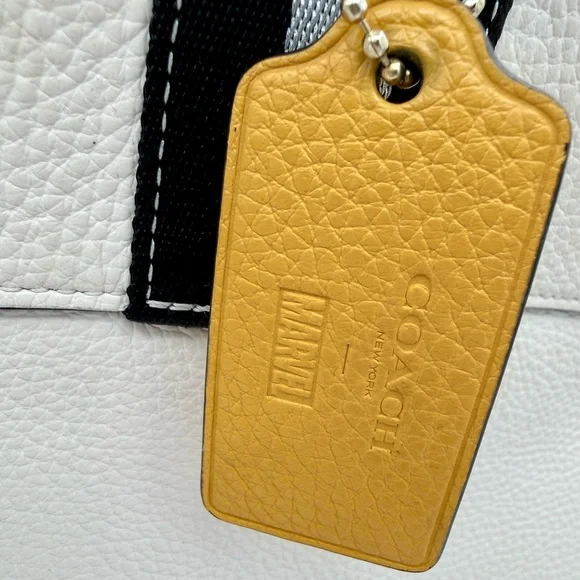 Coach Marvel Jes Tote Carol Danvers Captain Marvel Limited Edition Leather 2902 - Picture 6 of 11